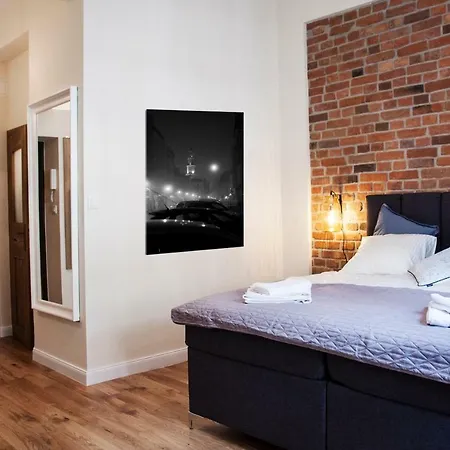 Slusarska Przy Starym 13 *